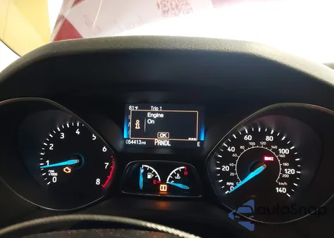 2018 Ford Focus Se z USA, uszkodzony, nr VIN 1FADP3F25JL275876